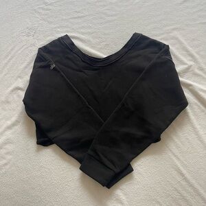 Cropped Alo Sweatshirt (medium)